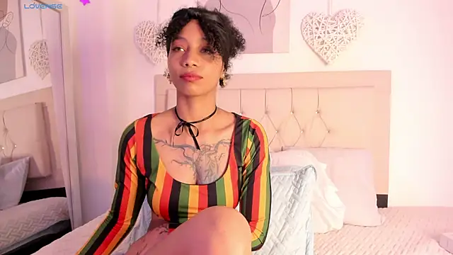Snapshot of daiana_curly chatting on February 22, 2025, 7:47 pm daiana curly online show from February 22, 2025, 7:47 pm