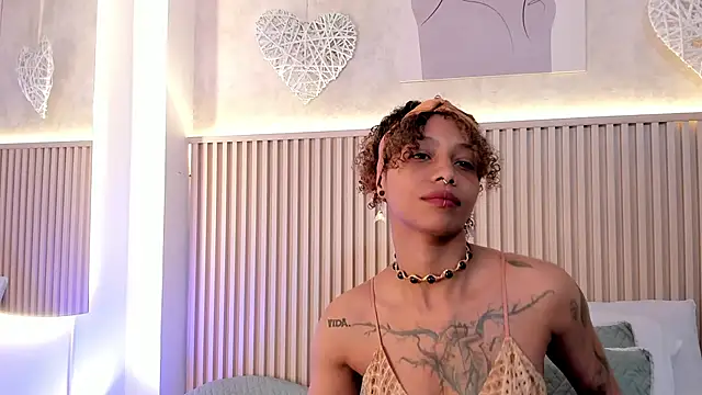 Snapshot of daiana_curly chatting on September 10, 2025, 7:46 pm daiana curly online show from September 10, 2025, 7:46 pm