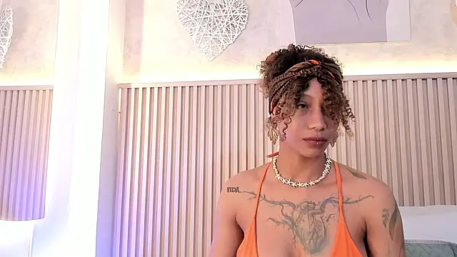 Snapshot of daiana_curly chatting on October 7, 2025, 7:59 pm daiana curly online show from October 7, 2025, 7:59 pm