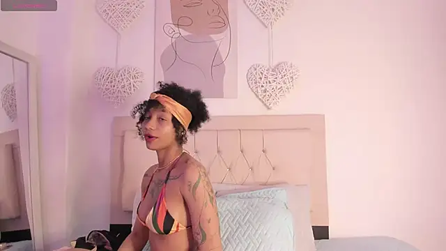 Snapshot of daiana_curly chatting on February 27, 2025, 9:47 pm daiana curly online show from February 27, 2025, 9:47 pm