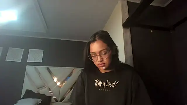 fairylatin222 online show from April 13, 2026, 12:20 pm