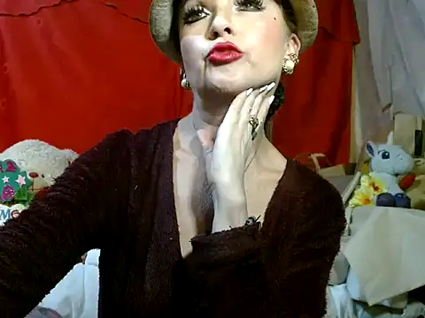 hottieperla online show from January 14, 2026, 7:50 pm