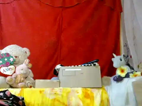 hottieperla online show from March 27, 2026, 3:46 pm