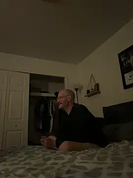 Snapshot of ucbryson chatting on June 19, 2026, 4:29 am ucbryson online show from June 19, 2026, 4:29 am