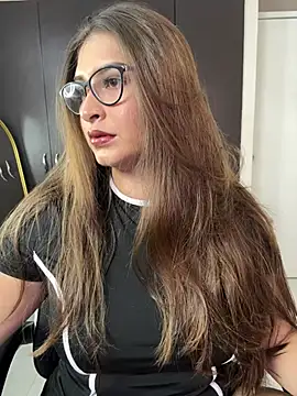 adara lennox online show from February 7, 2026, 8:17 pm