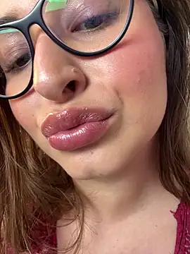 adara lennox online show from April 6, 2026, 8:54 pm