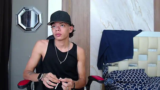 Snapshot of Harry_jhonsson chatting on June 13, 2026, 11:45 pm Harry jhonsson online show from June 13, 2026, 11:45 pm