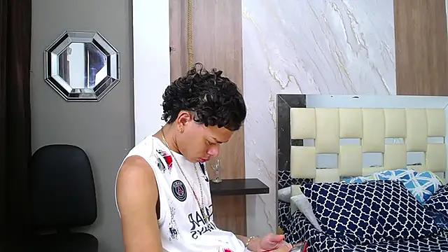 Snapshot of Harry_jhonsson chatting on November 7, 2025, 9:30 pm Harry jhonsson online show from November 7, 2025, 9:30 pm