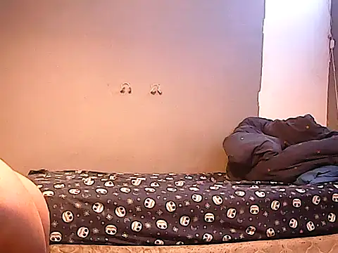 Snapshot of twinkerbell344 chatting on December 14, 2025, 1:17 pm twinkerbell344 online show from December 14, 2025, 1:17 pm