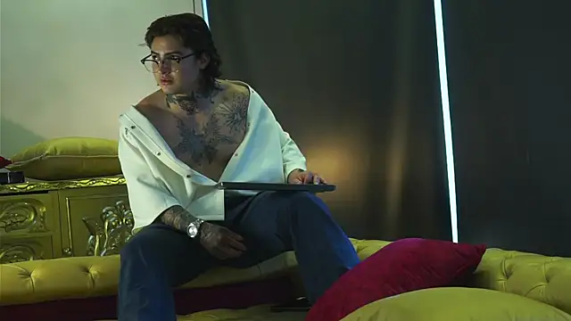 Snapshot of dantecoppolaa_ chatting on October 5, 2025, 8:10 pm dantecoppolaa online show from October 5, 2025, 8:10 pm