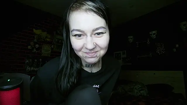 Snapshot of MoorderxDoll chatting on July 8, 2026, 10:21 pm MoorderxDoll online show from July 8, 2026, 10:21 pm
