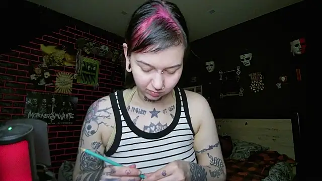 MoorderxDoll online show from March 18, 2026, 10:32 pm