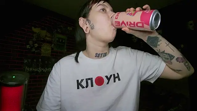 MoorderxDoll online show from March 25, 2026, 8:52 pm