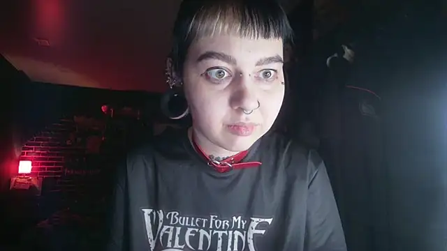 Snapshot of MoorderxDoll chatting on February 13, 2025, 7:52 pm MoorderxDoll online show from February 13, 2025, 7:52 pm