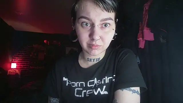 Snapshot of MoorderxDoll chatting on March 16, 2025, 12:11 pm MoorderxDoll online show from March 16, 2025, 12:11 pm