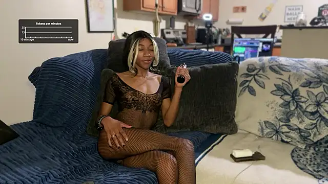 cutiesigh online show from September 15, 2025, 10:37 am