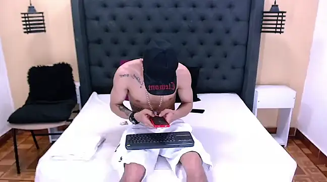 Snapshot of mailo_bronw chatting on March 11, 2025, 8:31 pm mailo bronw online show from March 11, 2025, 8:31 pm