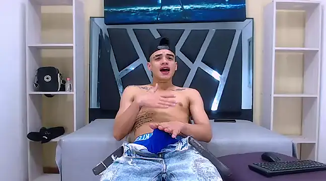 Snapshot of mailo_bronw chatting on December 23, 2024, 8:46 pm mailo bronw online show from December 23, 2024, 8:46 pm