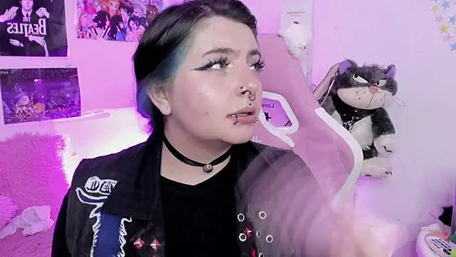 Snapshot of Sachi_Meow chatting on December 19, 2025, 7:05 pm Sachi Meow online show from December 19, 2025, 7:05 pm