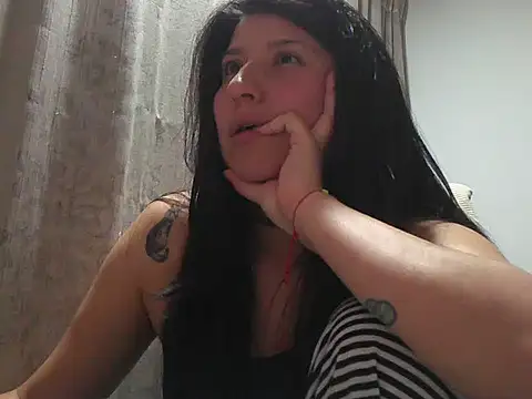 Snapshot of has_Zky chatting on November 19, 2025, 4:23 am has Zky online show from November 19, 2025, 4:23 am