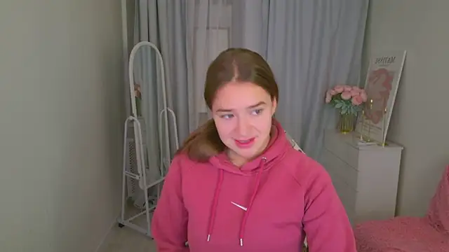 Snapshot of LovelyJessie chatting on November 17, 2025, 1:48 pm LovelyJessie online show from November 17, 2025, 1:48 pm