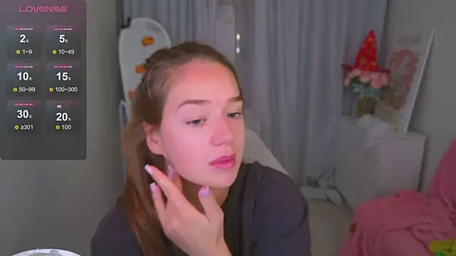 Snapshot of LovelyJessie chatting on October 28, 2025, 12:04 pm LovelyJessie online show from October 28, 2025, 12:04 pm