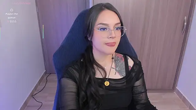anaveleeez online show from March 4, 2026, 1:13 am