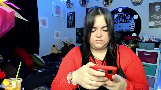 Snapshot of Luise_Meyrink chatting on December 14, 2025, 2:40 am Luise Meyrink online show from December 14, 2025, 2:40 am