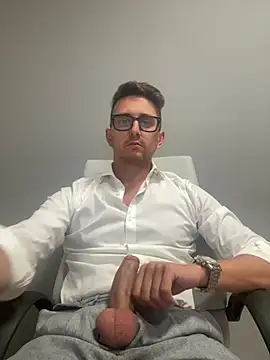 Snapshot of masterboss_ chatting on July 24, 2026, 11:28 am masterboss online show from July 24, 2026, 11:28 am