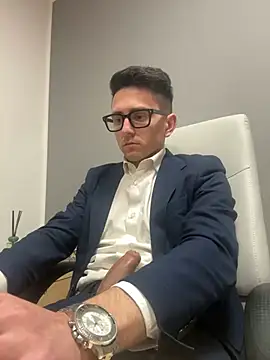 Snapshot of masterboss_ chatting on March 19, 2025, 12:56 pm masterboss online show from March 19, 2025, 12:56 pm