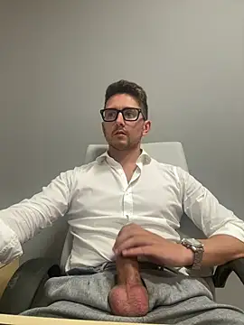 Snapshot of masterboss_ chatting on July 16, 2026, 11:40 am masterboss online show from July 16, 2026, 11:40 am