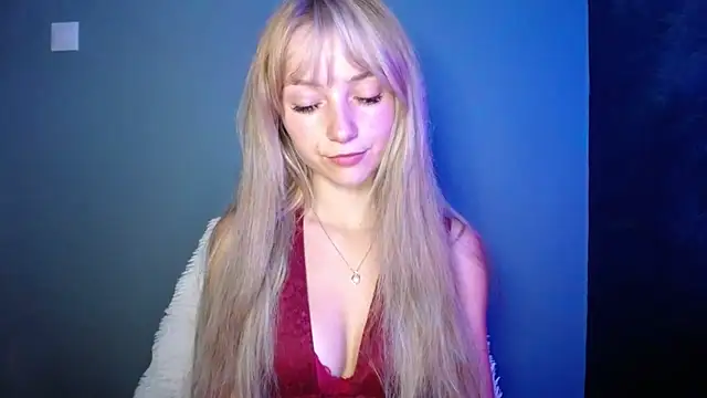 LuciaYoung online show from September 15, 2025, 6:58 am