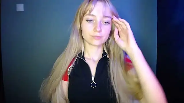 LuciaYoung online show from September 27, 2025, 7:20 pm