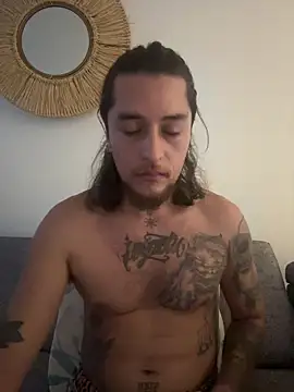 Snapshot of raymon616 chatting on February 20, 2026, 12:18 pm raymon616 online show from February 20, 2026, 12:18 pm