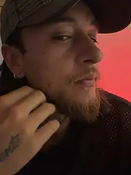 Snapshot of raymon616 chatting on February 11, 2026, 11:04 pm raymon616 online show from February 11, 2026, 11:04 pm