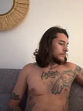 Snapshot of raymon616 chatting on February 5, 2026, 12:01 pm raymon616 online show from February 5, 2026, 12:01 pm