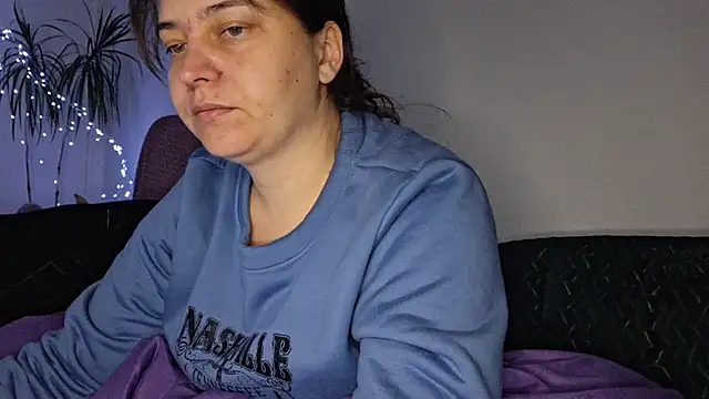 Snapshot of Cyndee_Winter chatting on November 16, 2025, 2:44 pm Cyndee Winter online show from November 16, 2025, 2:44 pm