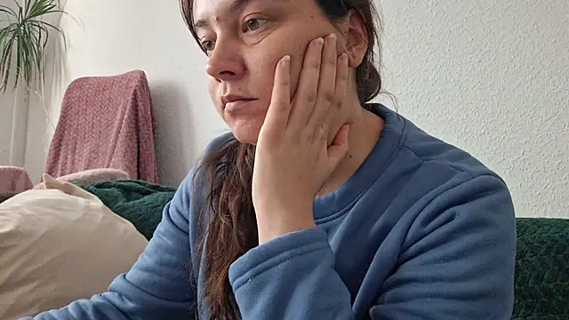 Snapshot of Cyndee_Winter chatting on November 2, 2025, 1:38 pm Cyndee Winter online show from November 2, 2025, 1:38 pm