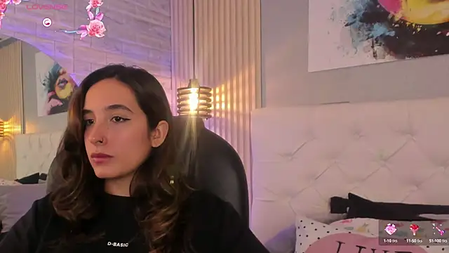 emma  smith1 online show from February 24, 2025, 12:48 pm