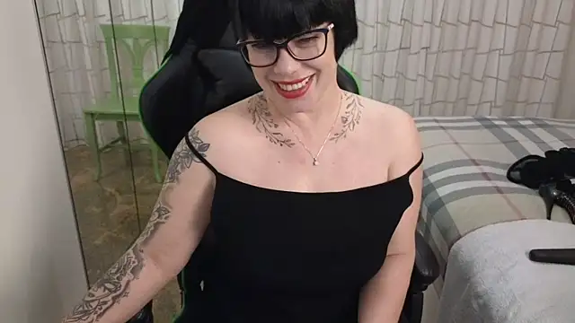 Snapshot of __Nina chatting on February 3, 2025, 6:07 pm   Nina online show from February 3, 2025, 6:07 pm