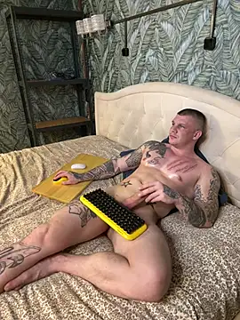 Snapshot of MrrKray chatting on February 22, 2025, 5:46 pm MrrKray online show from February 22, 2025, 5:46 pm