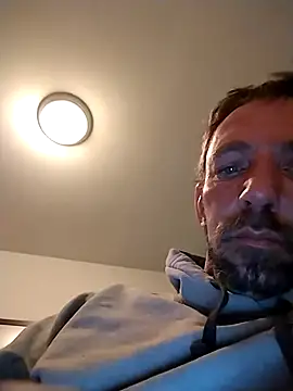 Snapshot of Treemandude chatting on January 19, 2026, 12:36 am Treemandude online show from January 19, 2026, 12:36 am