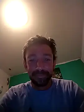 Snapshot of Treemandude chatting on January 18, 2026, 12:58 am Treemandude online show from January 18, 2026, 12:58 am