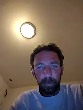 Snapshot of Treemandude chatting on January 14, 2026, 1:42 am Treemandude online show from January 14, 2026, 1:42 am