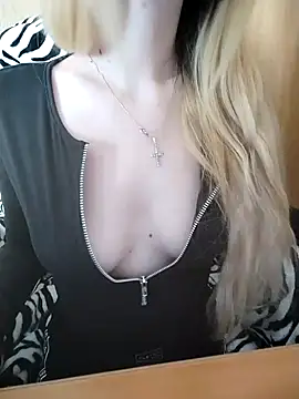 Elza kom online show from March 5, 2025, 9:49 am