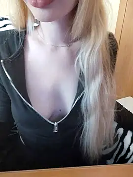 Elza kom online show from March 1, 2025, 8:02 am