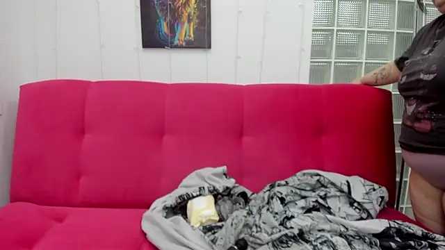 Snapshot of Nadine_asian chatting on November 20, 2025, 1:28 am Nadine asian online show from November 20, 2025, 1:28 am