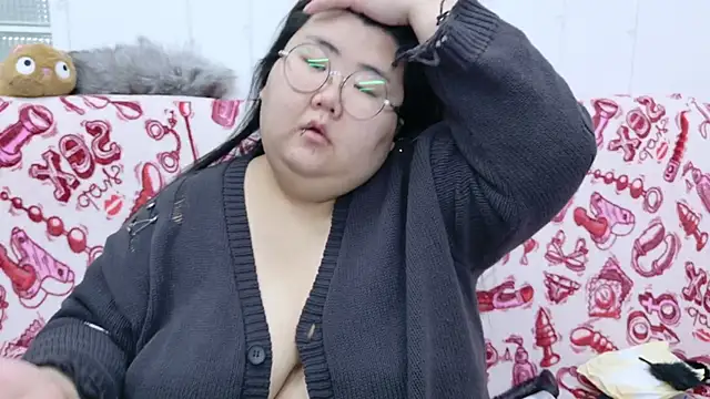 Snapshot of Nadine_asian chatting on January 15, 2026, 4:05 am Nadine asian online show from January 15, 2026, 4:05 am