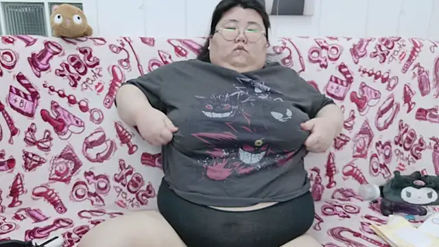 Snapshot of Nadine_asian chatting on February 14, 2026, 4:02 am Nadine asian online show from February 14, 2026, 4:02 am