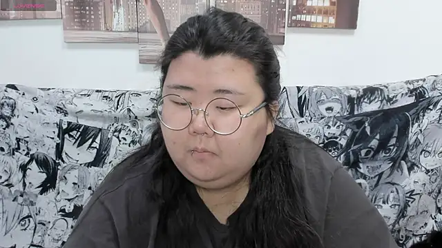 Snapshot of Nadine_asian chatting on November 22, 2025, 1:37 am Nadine asian online show from November 22, 2025, 1:37 am